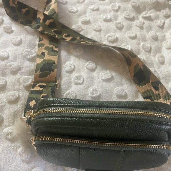 Pom Pom London Mayfair bag. Beautiful Olive Green bag. - Picture 7 of 8